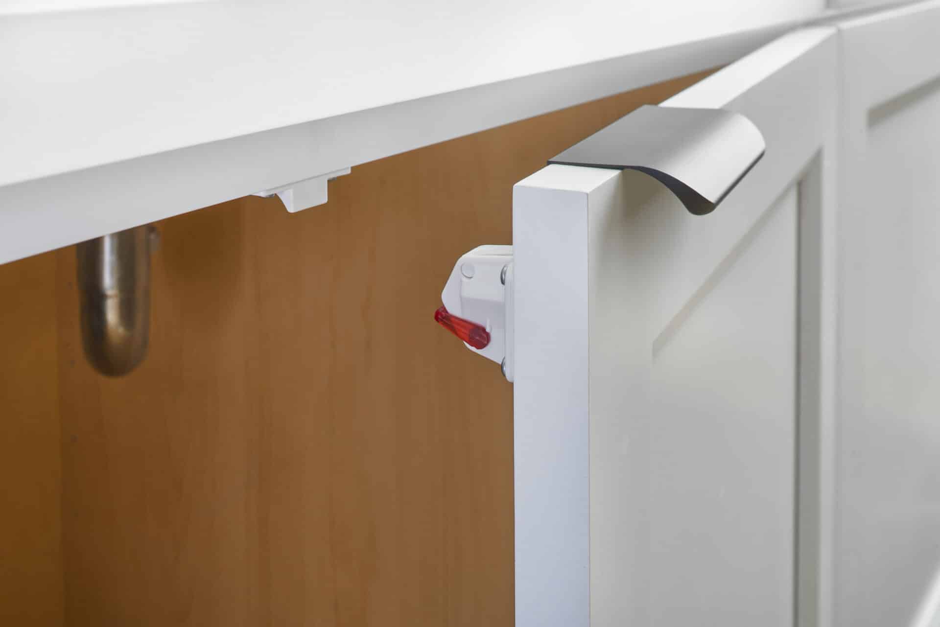 Serrure de porte pour loquet Tot-Lok Rev-A-Shelf